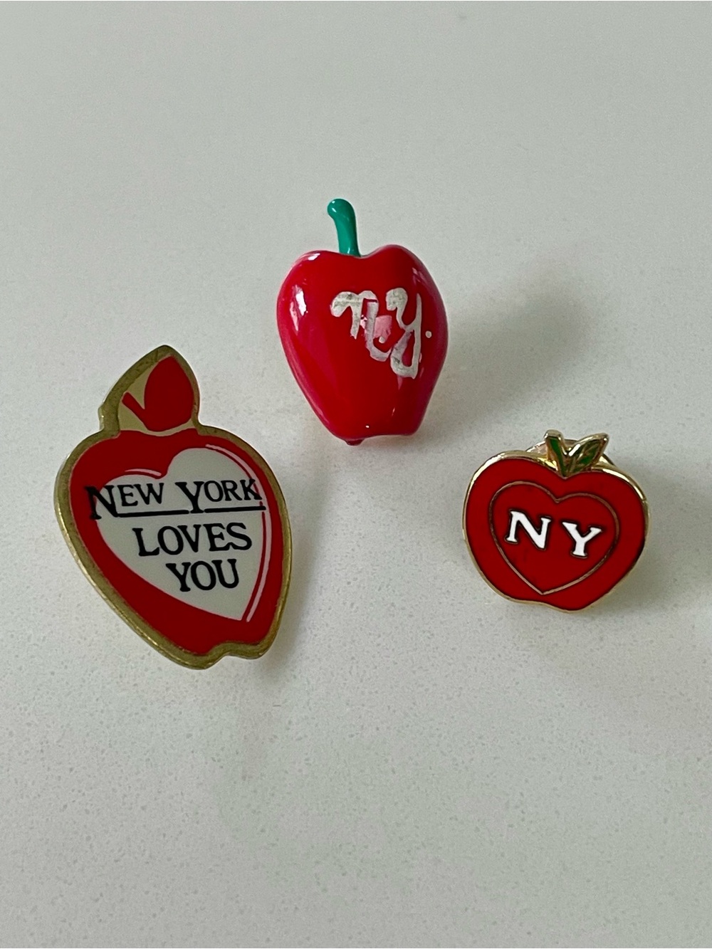 [Lot of 3] Vintage New York City Novelty Apple Lapel Pins